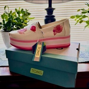 TOMS Women's Platform Shoes in Cream and Pink